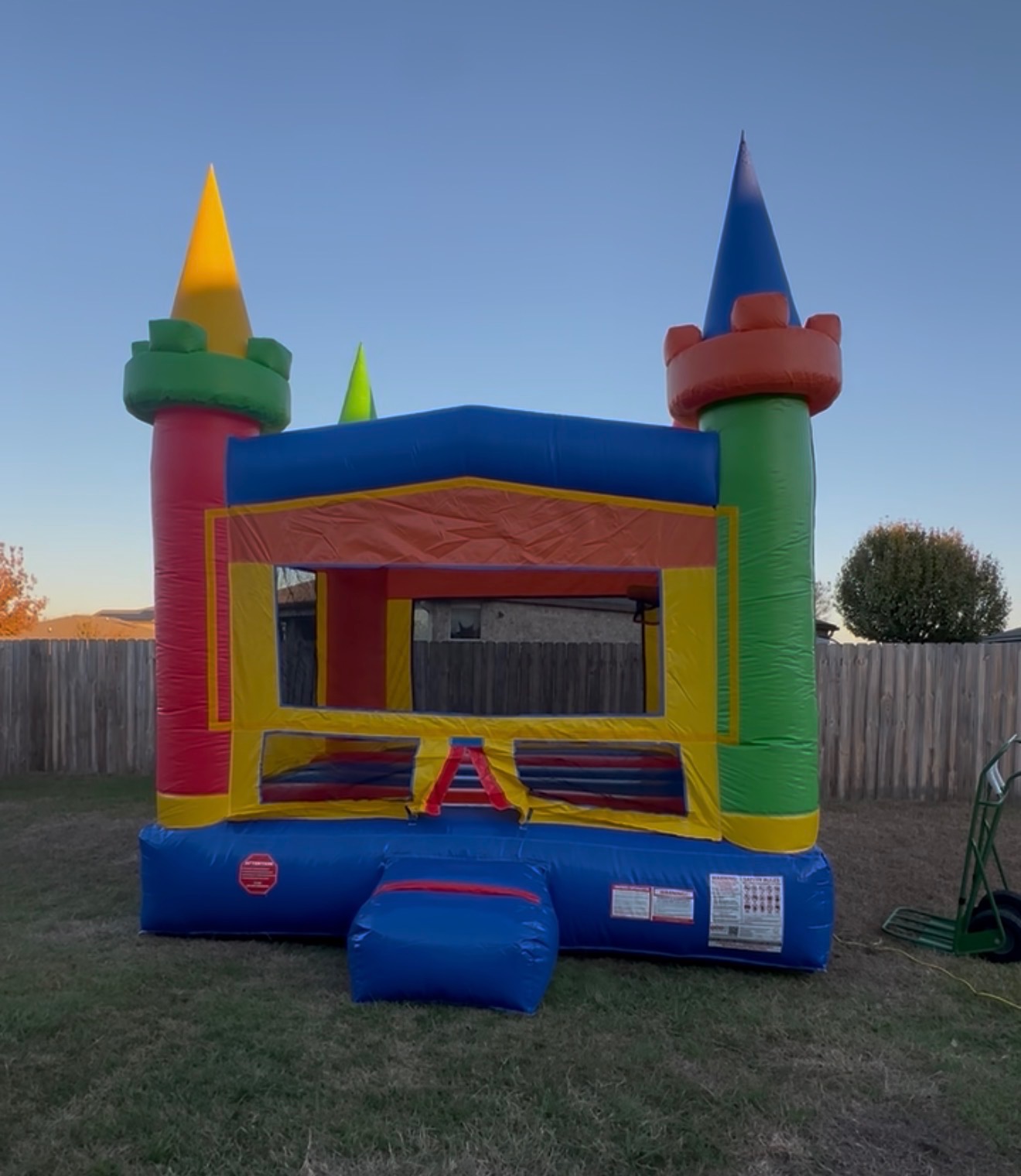 Unisex bounce without banner $110/ $120with theme